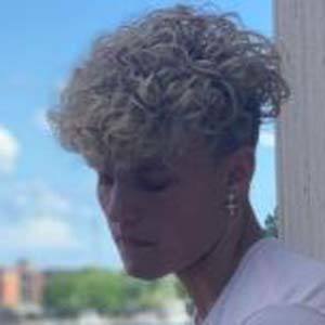 Collier Vozzola, 21 (TikTok-ster)