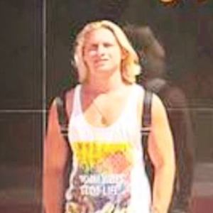 Colt Kucker, 31 (流行歌手)