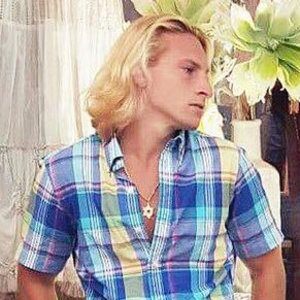 Colt Kucker, 31 (流行歌手)