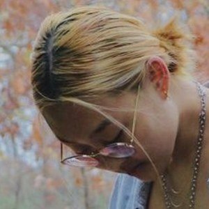 Connie Chong, 22 (TikTok明星)