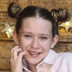 Constanza Landon, 18 (TikTok Star)