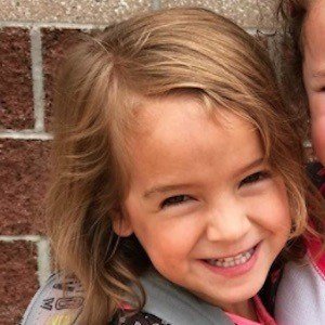 Cora Bennett, 13 (Estrelas do YouTube)