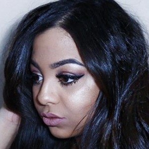 Courtney House, 32 (Звезда Youtube)