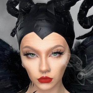 Courtney-Jade Findlay, 23 (TikTok Star)