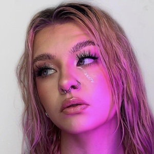 Courtney-Jade Findlay, 23 (TikTok Star)