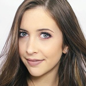 Courtney Lundquist, 31 (YouTube明星)