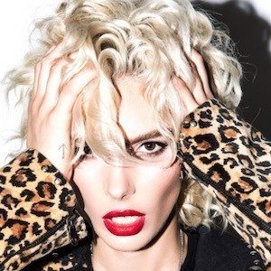 Courtney Paige Nelson, 34 (Modella)