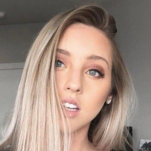 Courtney Raine, 29 (YouTube明星)