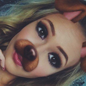 Courtney Walker, 26 (Estrella de YouTube)