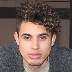 Coyo T, 30 (Cantante R&B)