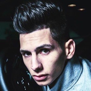 Crecer Germán, 27 (Weltmusik-Sänger)