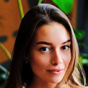 Cristina Cataman, 30 (Instagram Star)