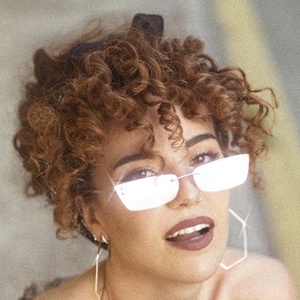 Cristina Verdú, 30 (Skateboarder)