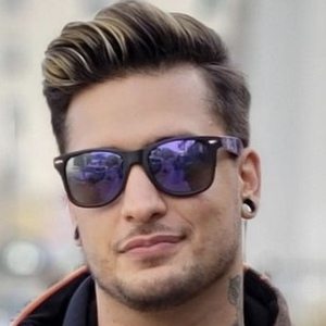 Critical, 32 (TikTok Star)