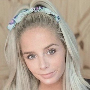 Crystal Lynn, 33 (Blogger)