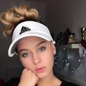 Csenge Forstner, 22 (TikTok Star)