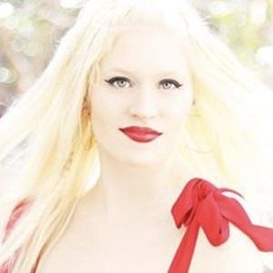 Cybernova, 30 (YouTube Star)