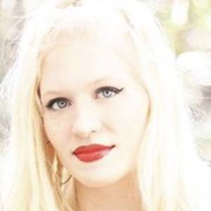 Cybernova, 32 (YouTube Star)