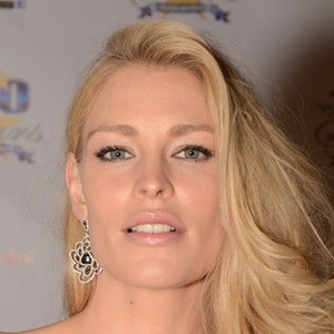 Cynthia Kirchner, 38 (电影女演员)