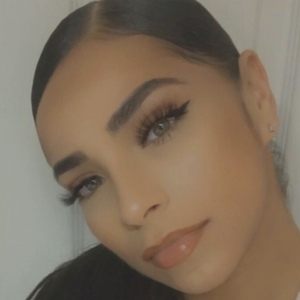 d0llly_, 34 (Instagram Star)