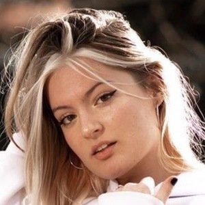 Daiana Mendel image 7