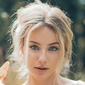 Daisy Keech, 26 (Instagram Star)