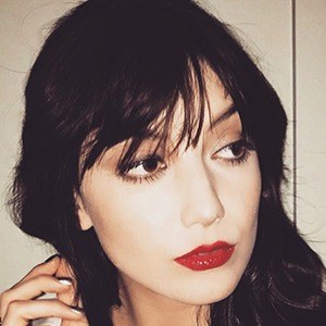 Daisy Lowe image 2