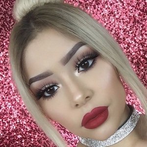 Daisy Márquez, 28 (Звезда Youtube)