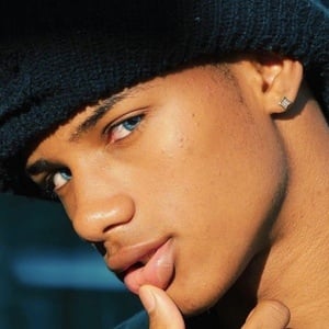 d.alexaandroo, 21 (TikTok明星)