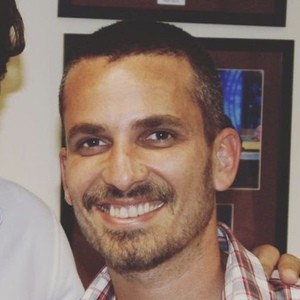 Damian Molla, 45 (编剧)