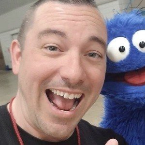 Dan Eardley, 43 (Estrelas do YouTube)