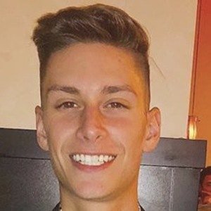 Dan Hill, 29 (企业家)