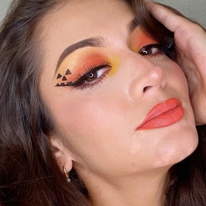 dance.like.andrea, 33 (TikTok Star)