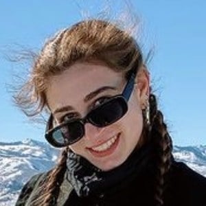 Dani Jones image 4