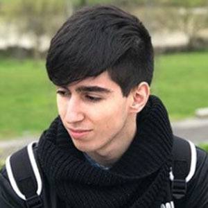 Daniel Fernández, 26 (Magician)