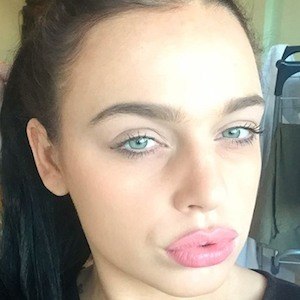 Daniella Christina, 31 (Estrelas do YouTube)