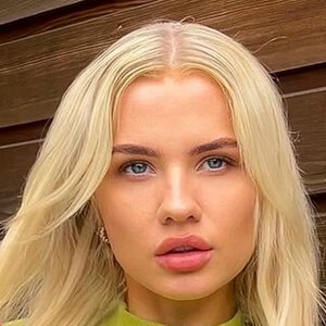 Daniella Hemsley (TikTok Star) - Age, Birthday, Bio, Facts, Family, Net ...