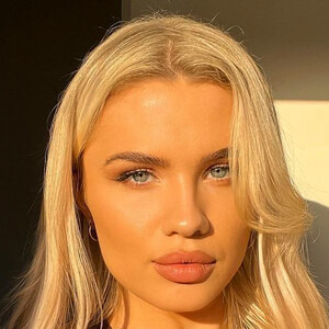 Daniella Hemsley, 25 (TikTok Star)