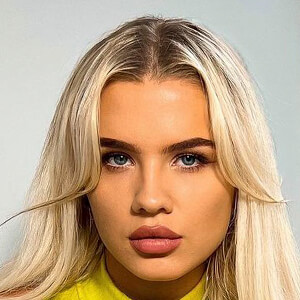 Daniella Hemsley, 25 (TikTok Star)