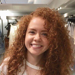 Daniella Mass, 33 (流行歌手)