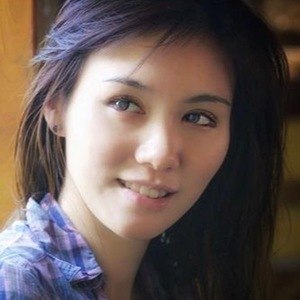 Daniella Sya, 37 (Attrice TV)