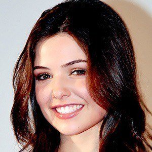 Danielle Campbell, 30 (Actriz de Televisión)
