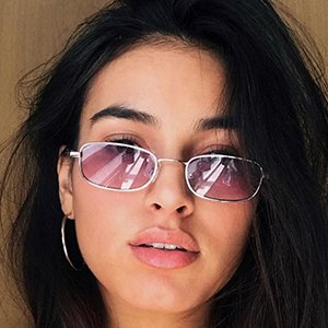 Daniëlle Cathari, 31 (Styliste modéliste)