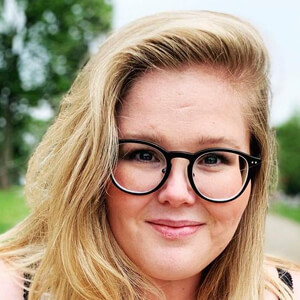 Danielle Catton, 25 (Estrella de Instagram)