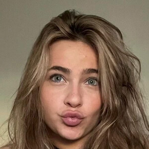 Danielle Cooper image 5