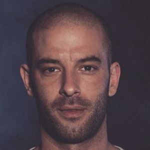 Darcy Oake, 38 (Magician)