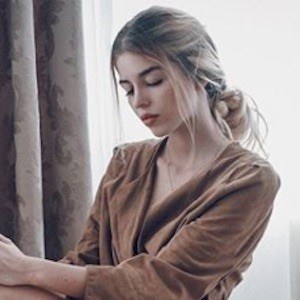 Daria Edu, 27 (Blogger)