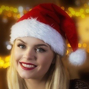 Davina Michelle, 29 (Pop Singer)