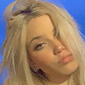 davin.carey, 21 (TikTok明星)