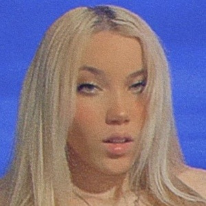 davin.carey, 21 (TikTok Star)